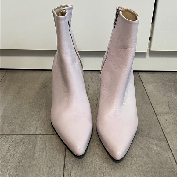 Zara Trafaluc NWOT Leather Light Purple Heeled Boots, Size 39/8.5 - Picture 2 of 13